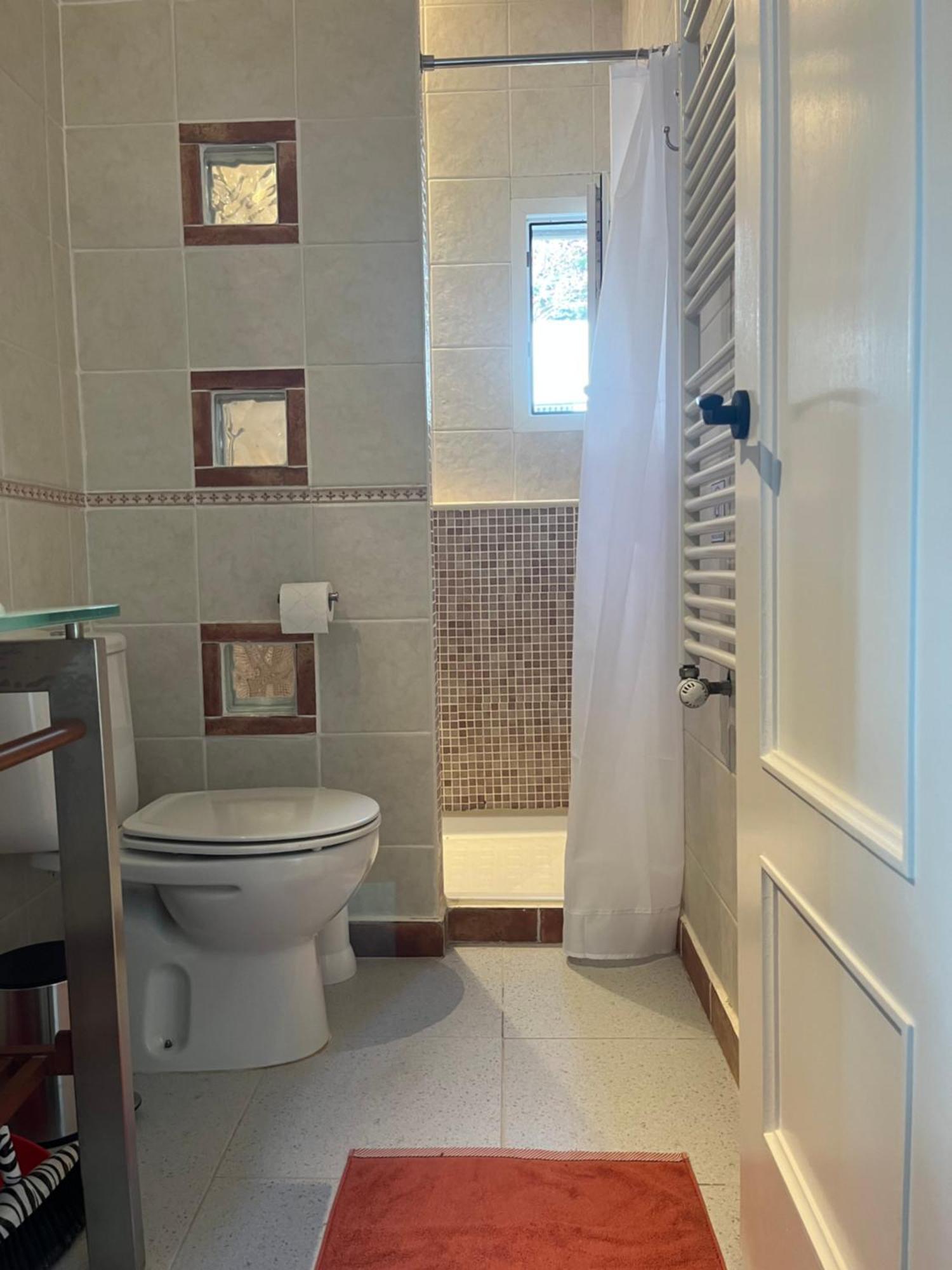 Apartment Arriba Stijlvol Met Zwembad En Tuin